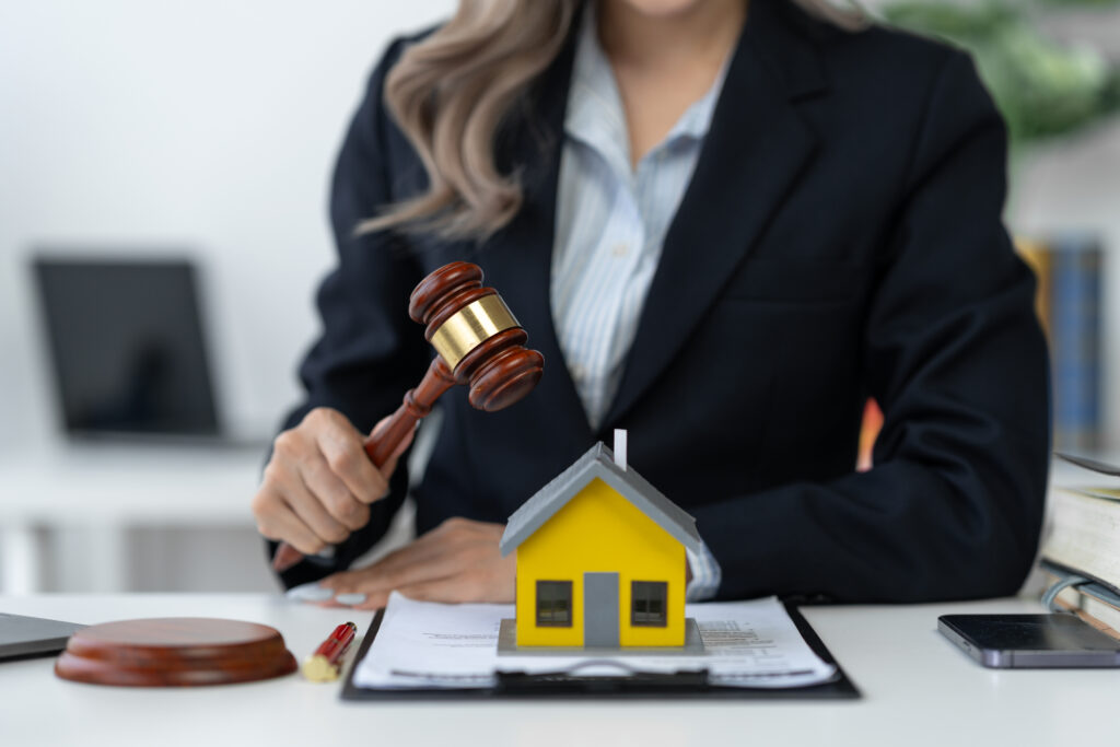 What Does a Real Estate Lawyer in West Palm Beach Do