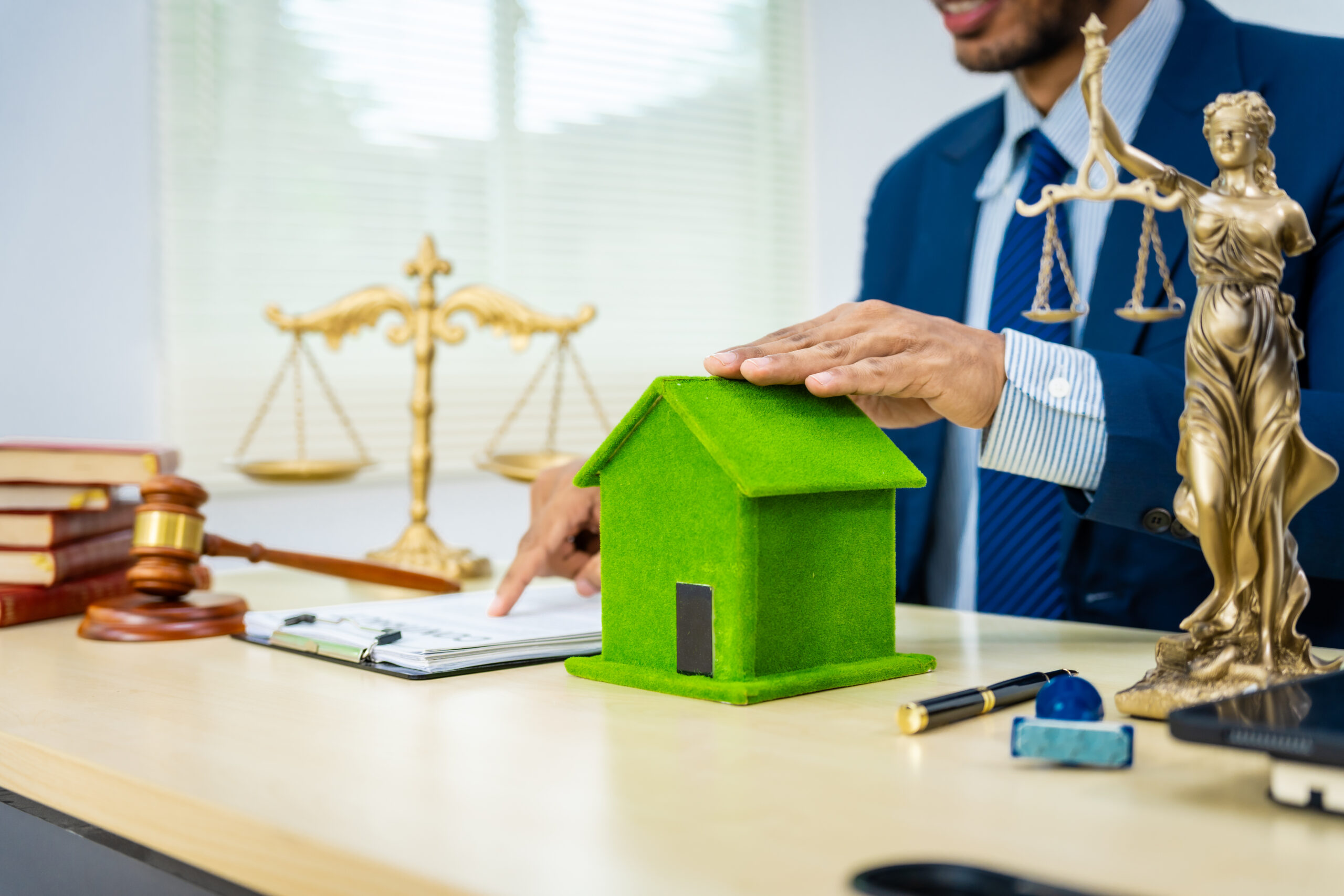 how much does a real estate lawyer cost